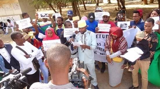 Manifestation des étudiants comoriens au Sénégal pour la paix, la démocratie et la stabilité aux Comores